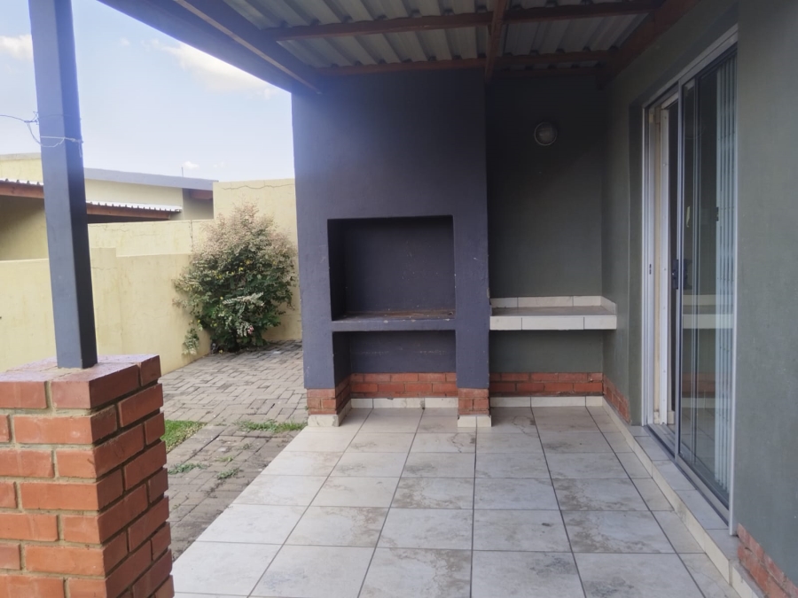 3 Bedroom Property for Sale in Waterval East North West
